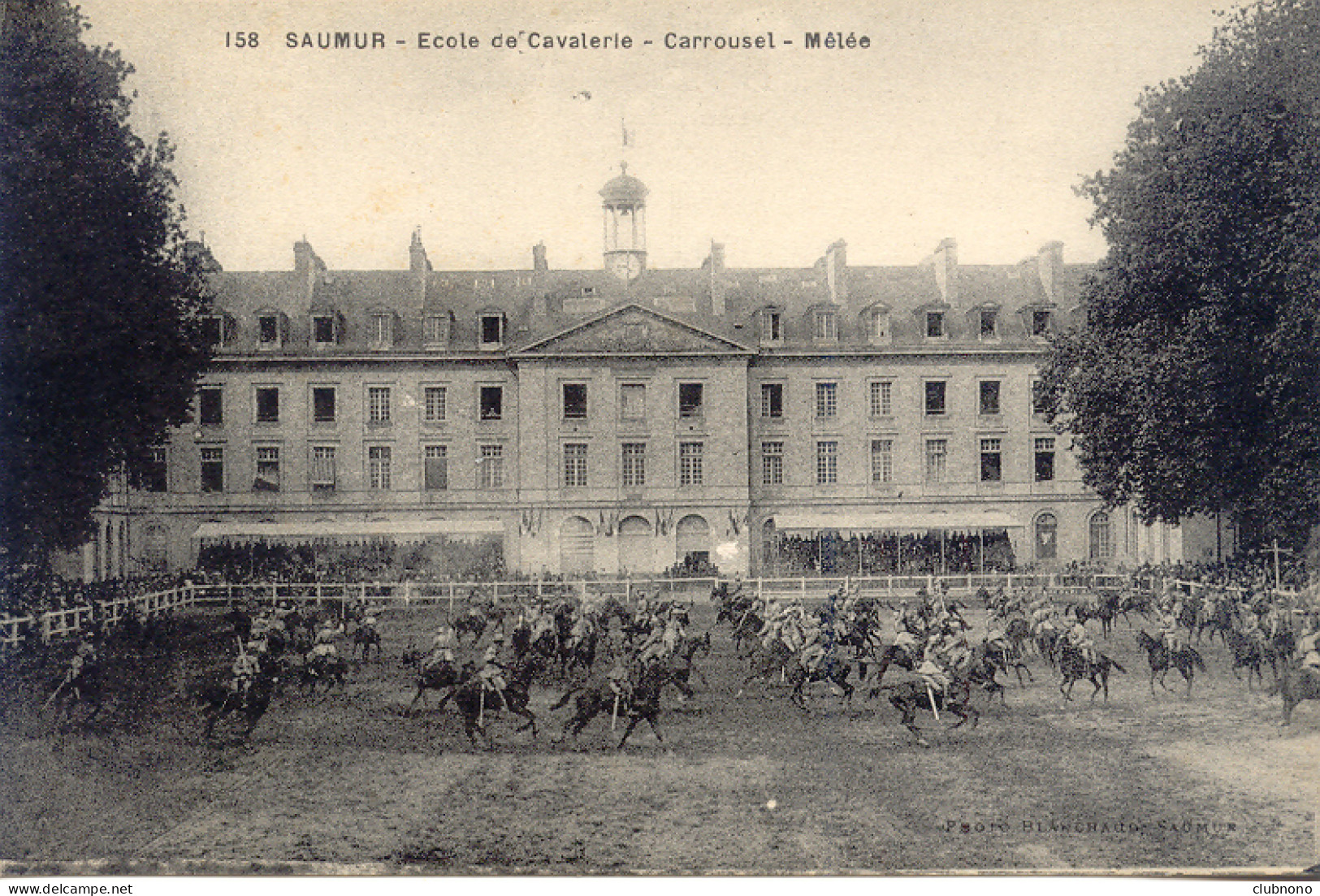 CPA - SAUMUR -ECOLE DE CAVALERIE - CARROUSSEL - MELEE - Saumur