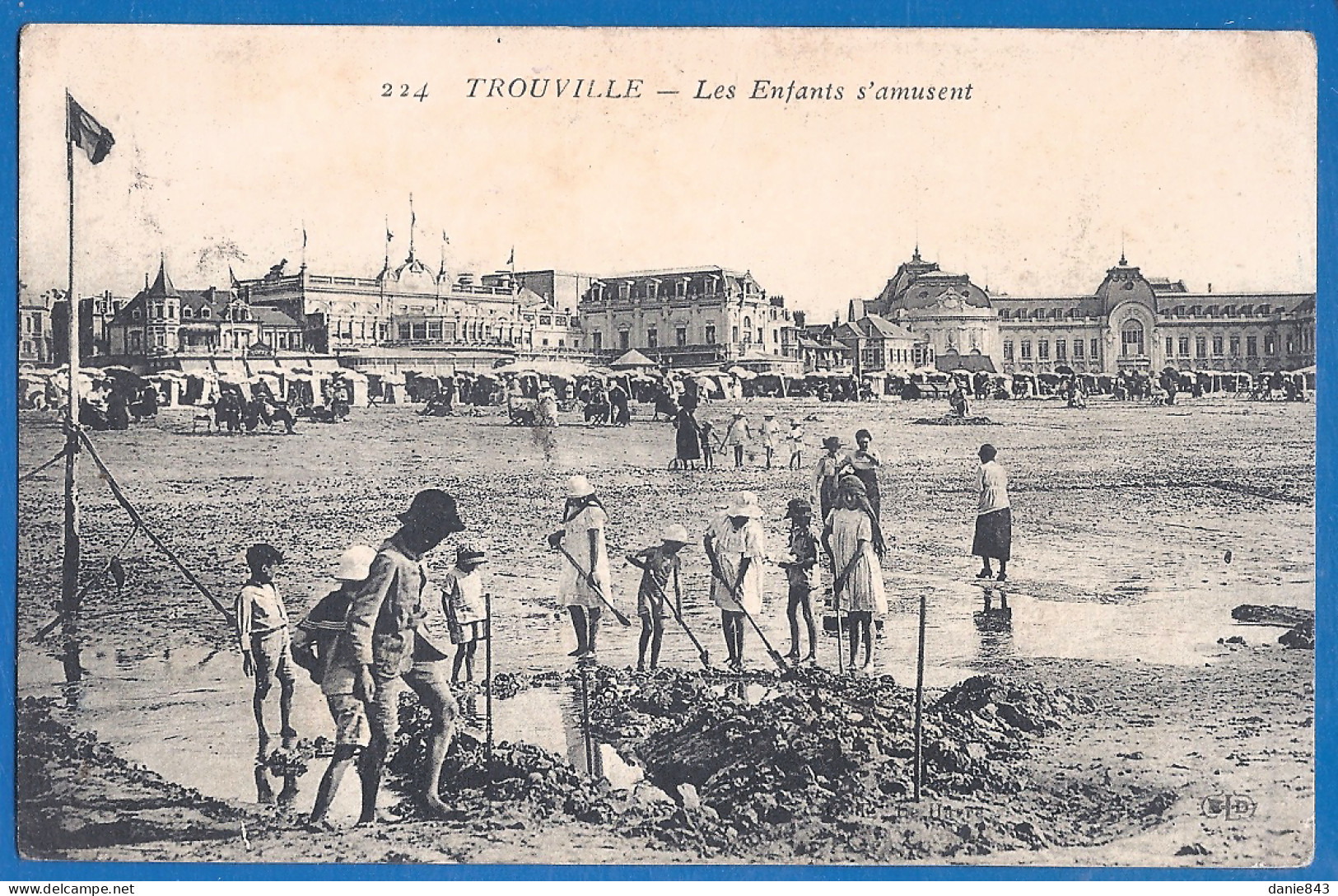 CPA  - CALVADOS - TROUVILLE - LES ENFANTS S'AMUSENT - Belle Animation - Trouville