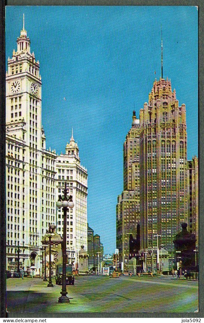 USA - CHICAGO - Michigan Avenue Bridge - Chicago