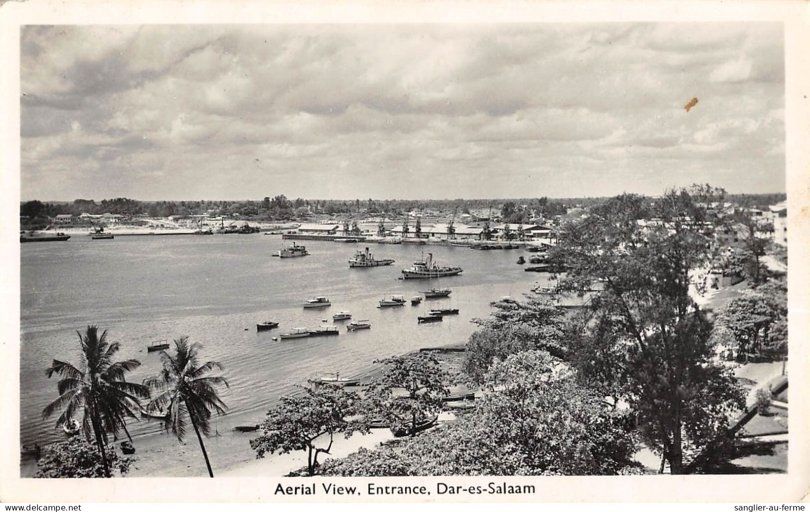 CPA / TANZANIE / AERIAL VIEW / ENTRANCE / DAR ES SALAAM - Tanzanía