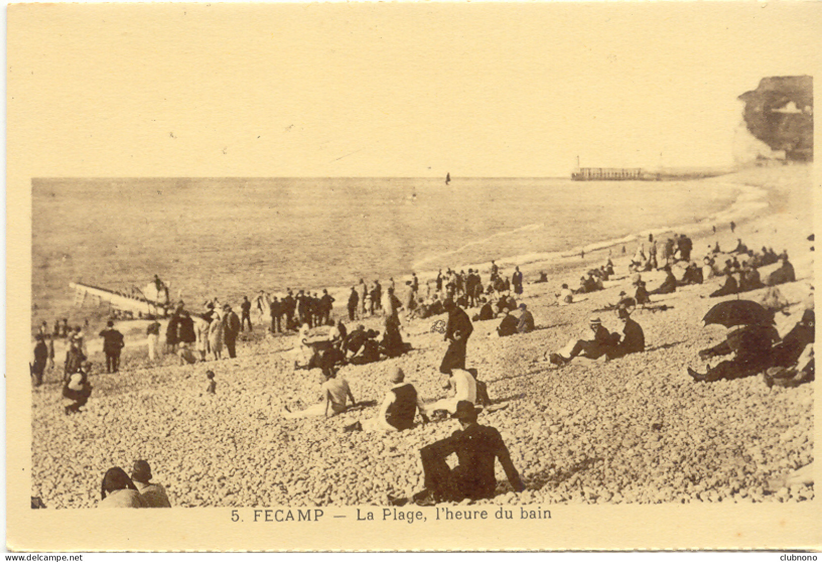 CPA - FECAMP - LA PLAGE, L'HEURE DU BAIN - Fontaine Le Dun