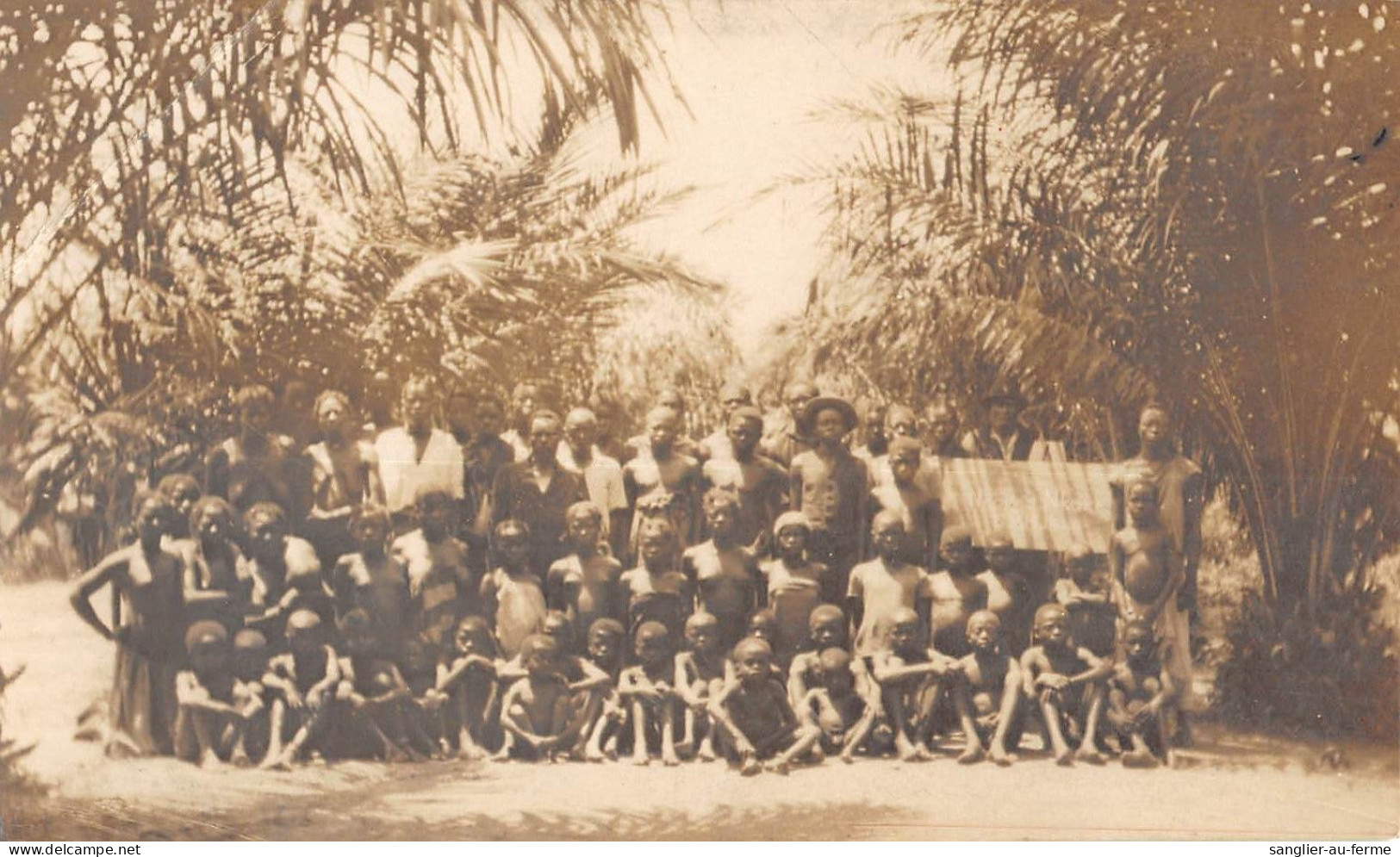 CPA / AFRIQUE / CARTE PHOTO / TRIBU INDIGENE AFRICAINE A SITUER - Sin Clasificación