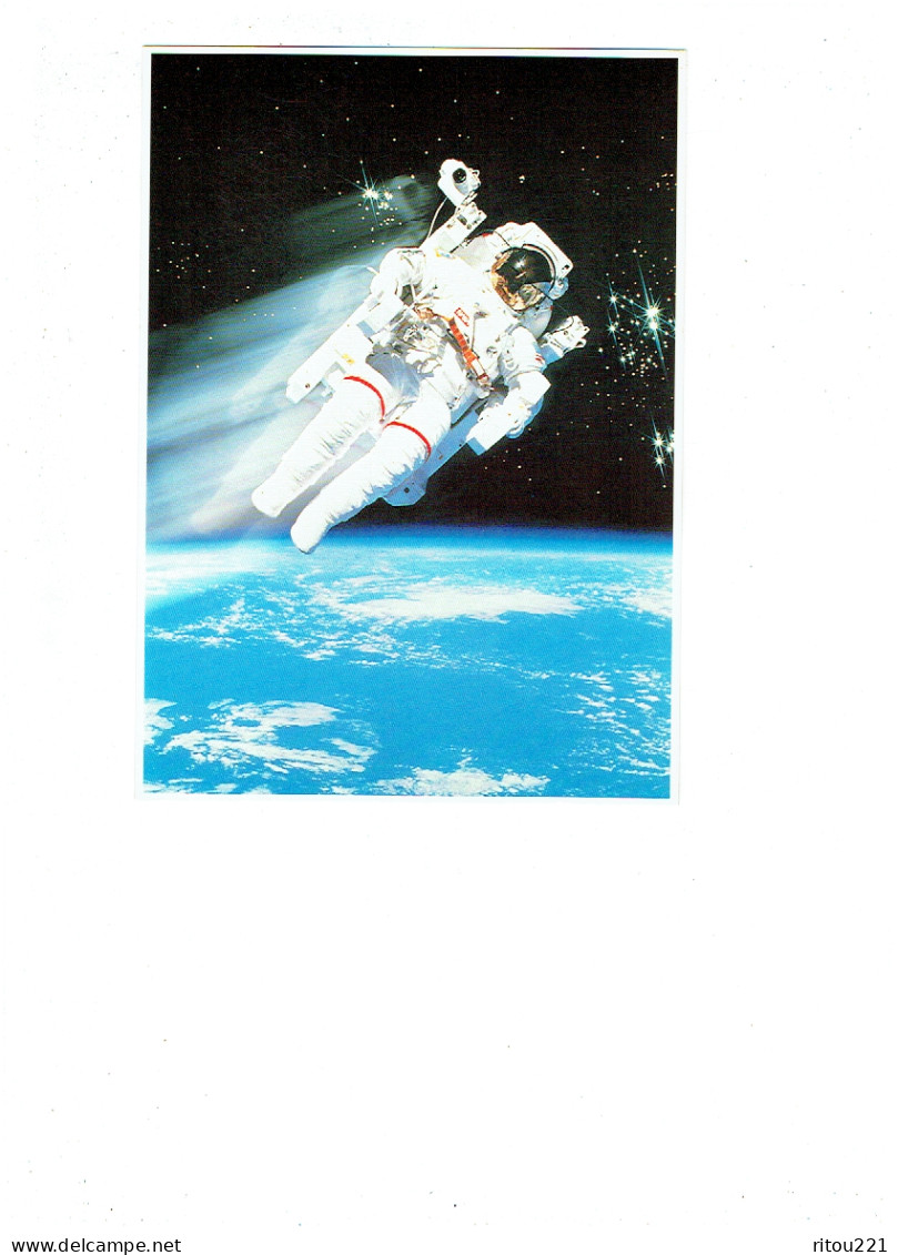 Grande Cpm - Astronaute - Caméra - Photo M.J. Dorf - Zefa - Astronomy