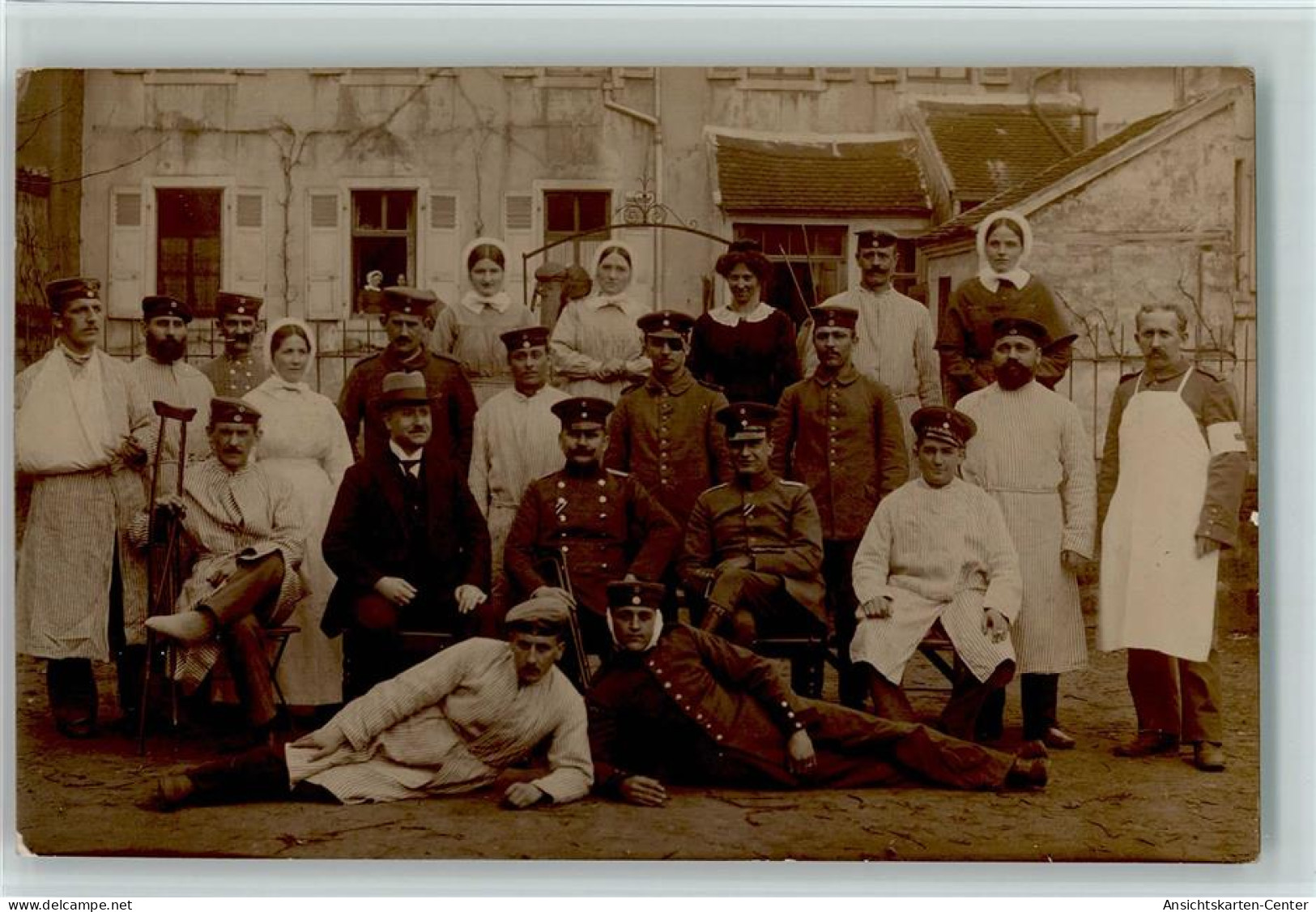 10173905 - Lazarette WK I Gruppenfoto Mit Rote Kreuz - Guerre 1914-18