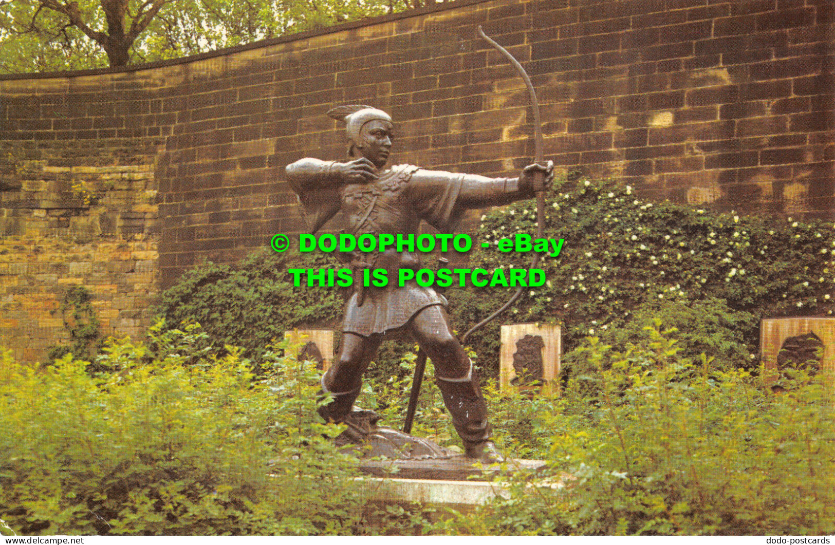 R519346 Nottingham. Castle Grounds. Robin Hood Statue - Monde