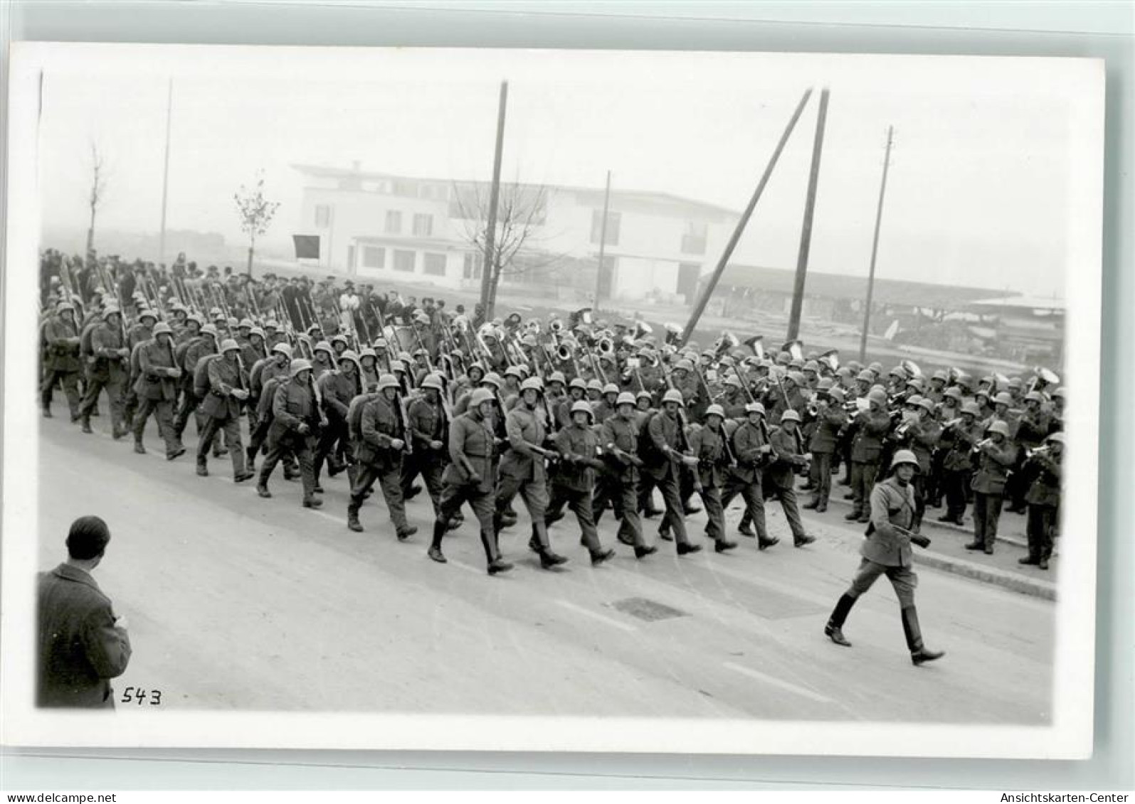 10664405 - Schweizer Armee-Einheit Bei Parade Mit Militaerkapelle PrivatfotoAK - Sonstige & Ohne Zuordnung