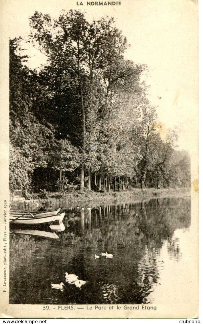 CPA - FLERS - LE PARC ET LE GRAND ETANG - Flers