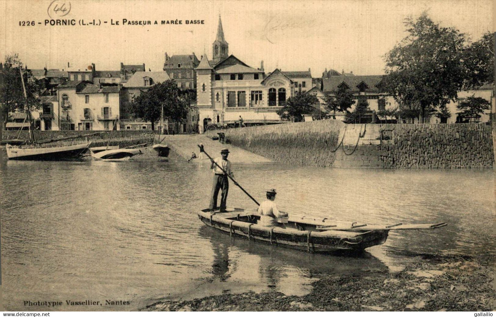 PORNIC LE PASSEUR A MAREE BASSE - Pornic