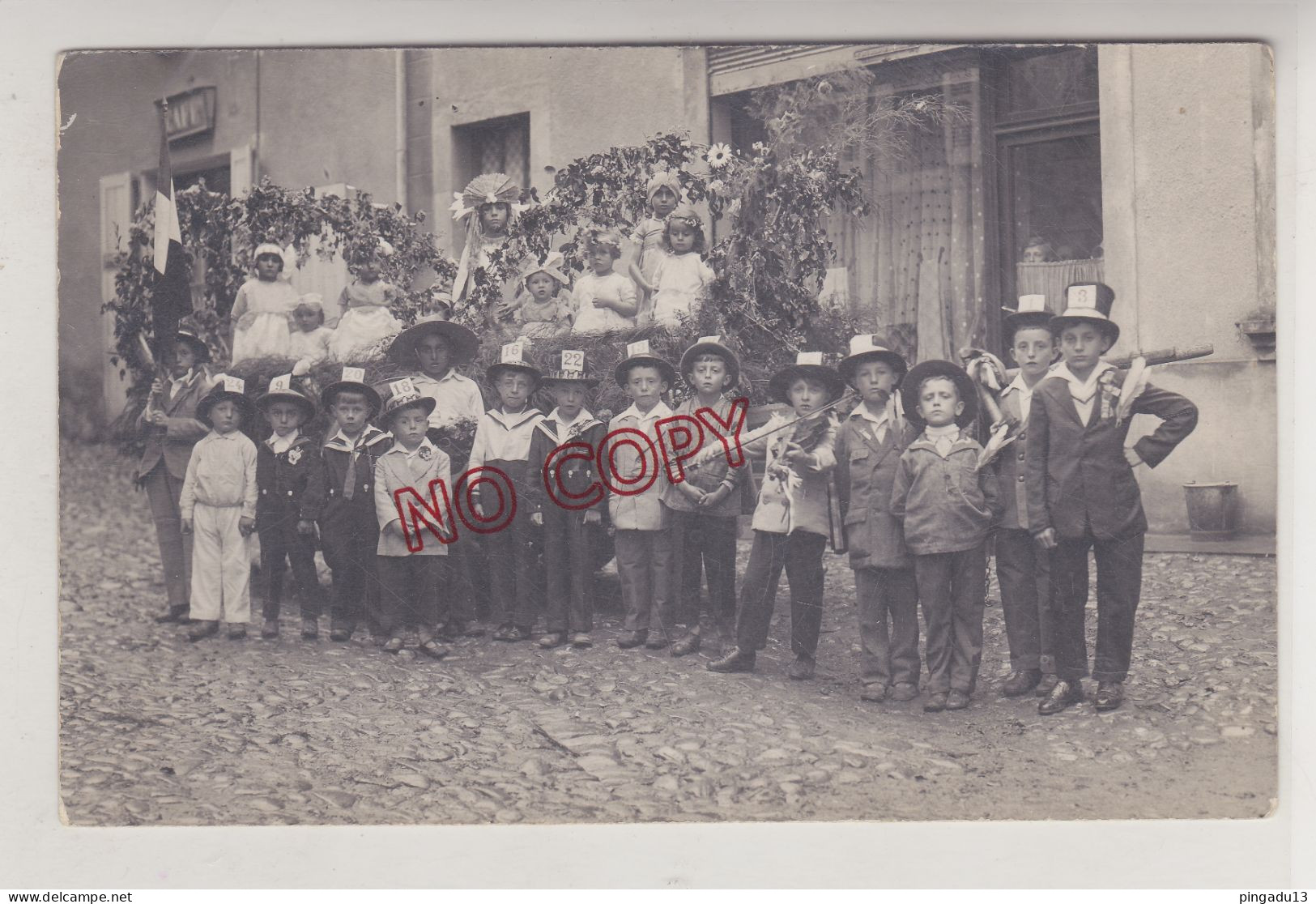 Fixe Carte Photo Enfant Carnaval Corso Le Char Des Conscrits ?? - Carnevale