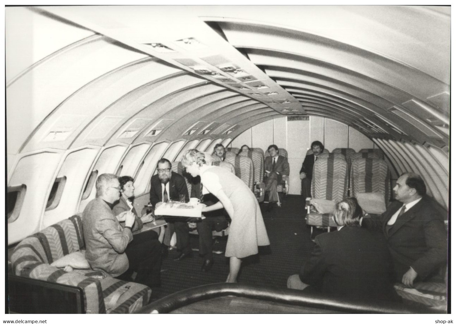 C5562/ Flugzeug 1. Klasse Stewardess Foto 21x15 Cm 70er Jahre - Autres & Non Classés