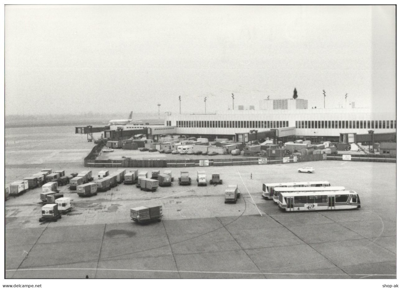 C5556/ Flughafen Düsseldorf Flugsteig C  Foto 21x15 Cm 70er Jahre - Other & Unclassified