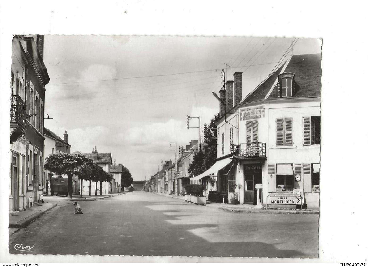 Chateaumeillant (18) : La Place Sainte-Blaise En 1976 (animé) GF. - Châteaumeillant