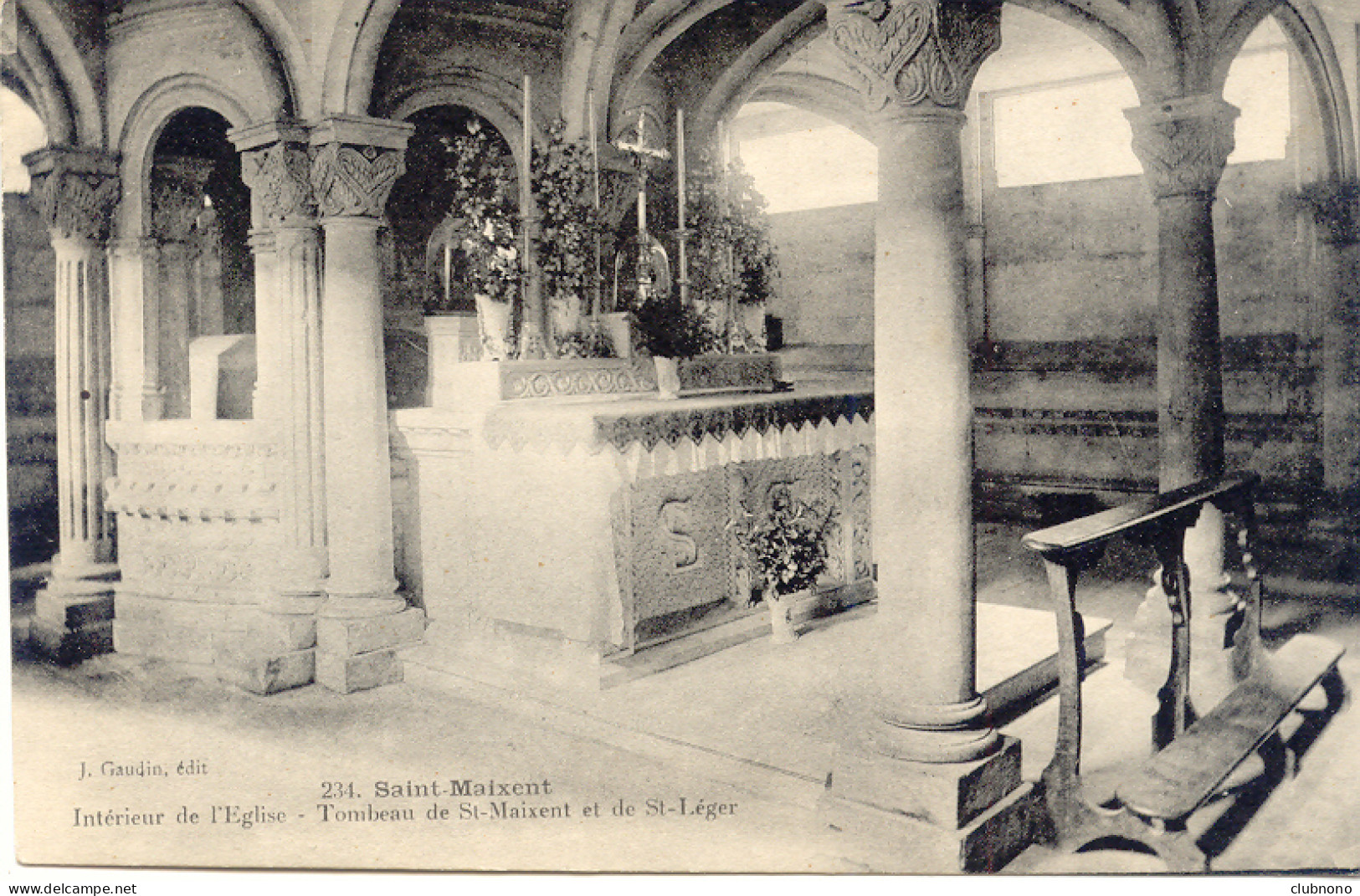 CPA - SAINT MAIXENT - INTERIEUR DE L'EGLISE - TOMBEAUX - Saint Maixent L'Ecole