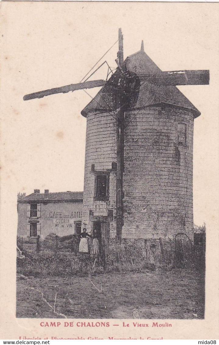 51. Camp De Châlons . Mourmelon . Le Vieux Moulin . Animée . Café Des Amis - Camp De Châlons - Mourmelon