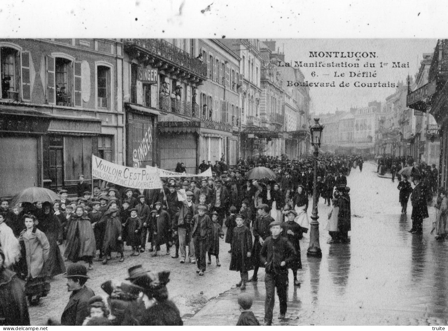 MONTLUCON LA MANIFESTATION DU 1 ER MAI LE DEFILE BOULEVARD DE COURTAIS - Montlucon