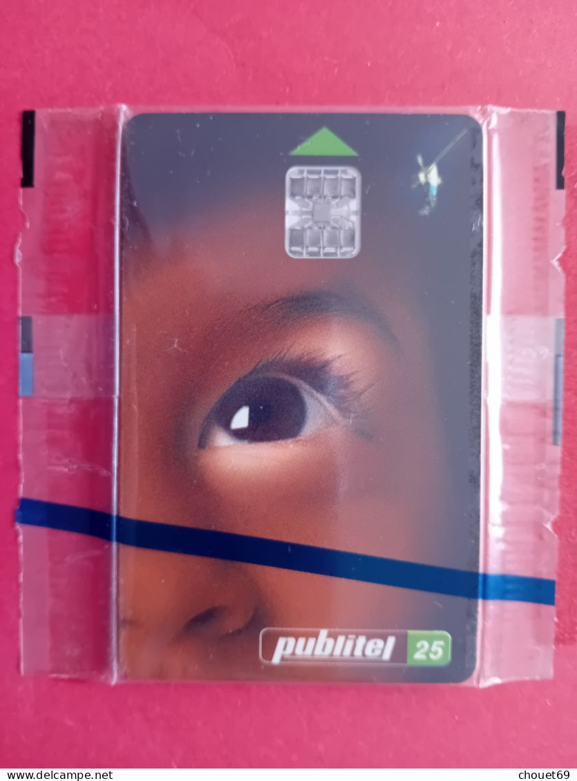 EL SALVADOR Publitel Chip 25₡ Child's Eye SC7 MINT In Folder NSB Blister (TS0320 - El Salvador