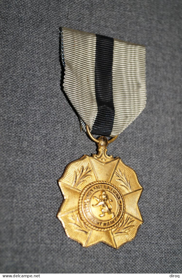 Belle Décoration,ordre De Léopold II,médaille D'or,voir Photos Pour Collection - Belgio