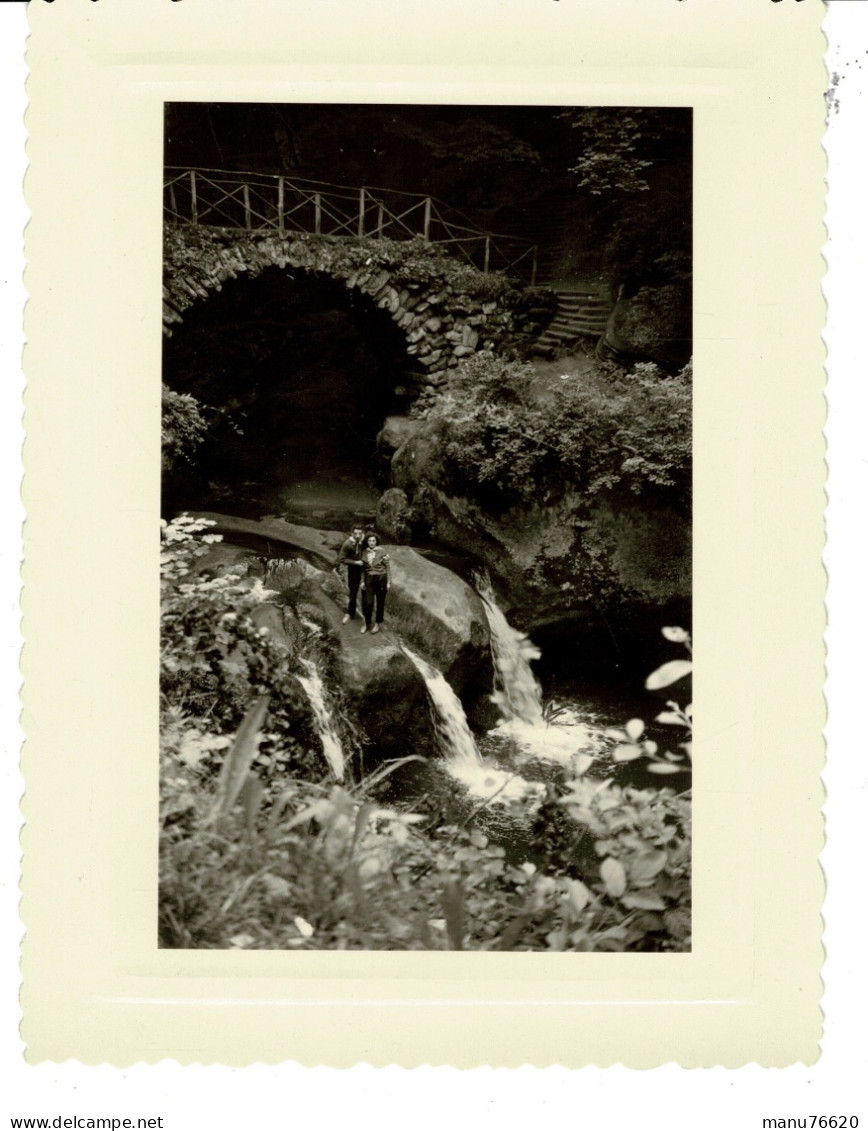 Ref 1 - Photo + Négatif : La Cascade Au Hallerbach  - Luxembourg . - Europe