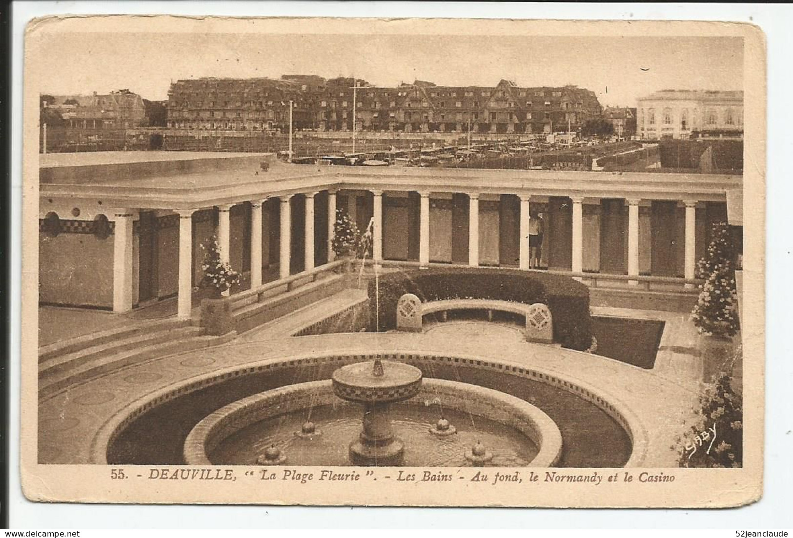 La Plage Fleurie Les Bains Au Fond Le Normandy Et Le Casino    1938     N° 55 - Deauville