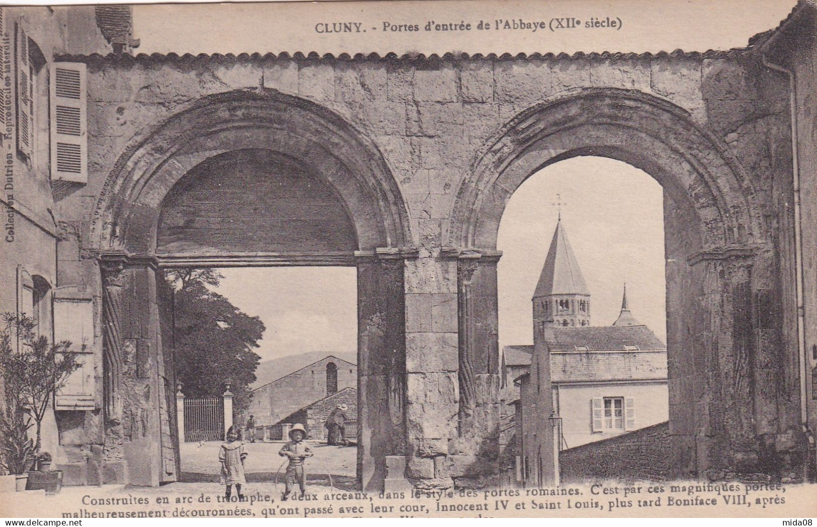 71. CLUNY . Portes D'entrée De L'Abbaye . Animée . Cachet De Censure OUVERT Par L'AUTORITE MILITAIRE 159 Pour La SUISSE - Cluny