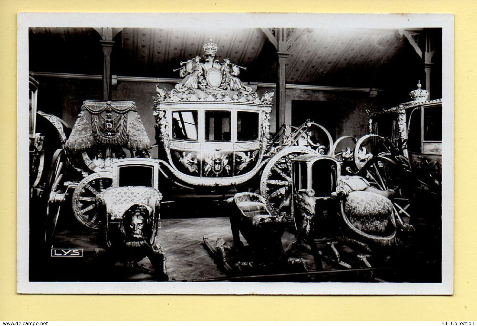 78. VERSAILLES – Musée Des Voitures / Carrosse Du Sacre De Charles X (voir Scan Recto/verso) - Versailles (Château)