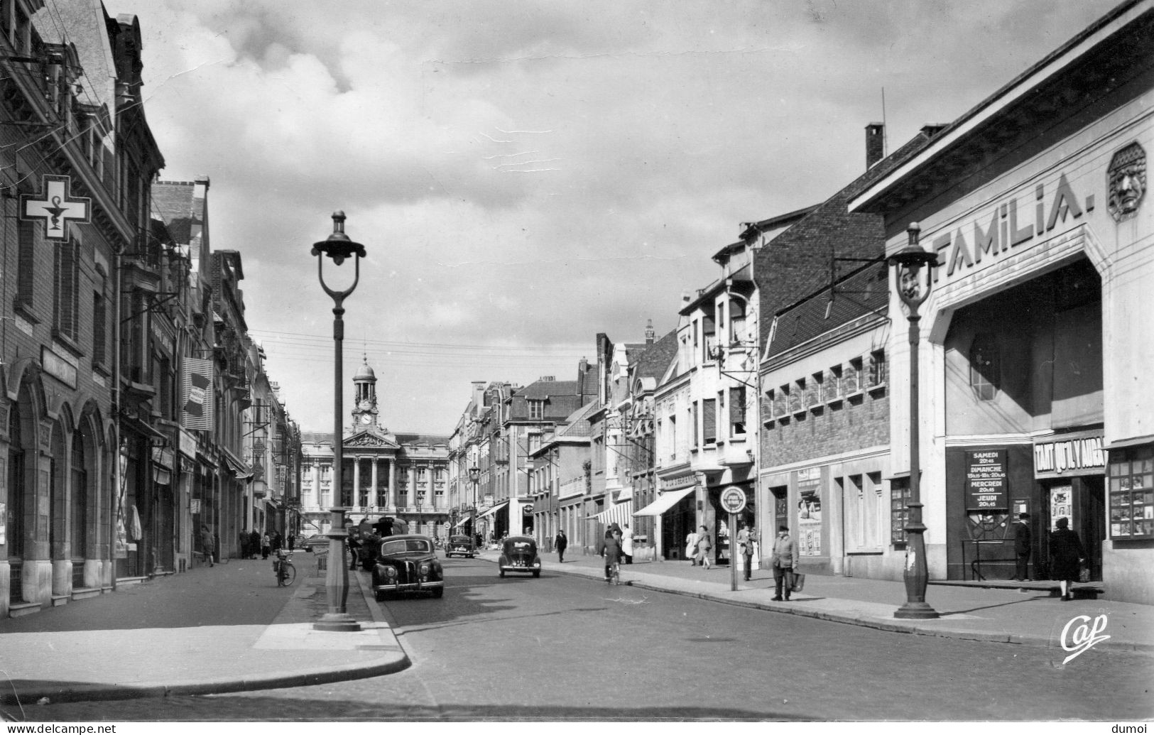 CAMBRAI  -  Avenue De La Victoire  (Cinéma Familia) - Cambrai