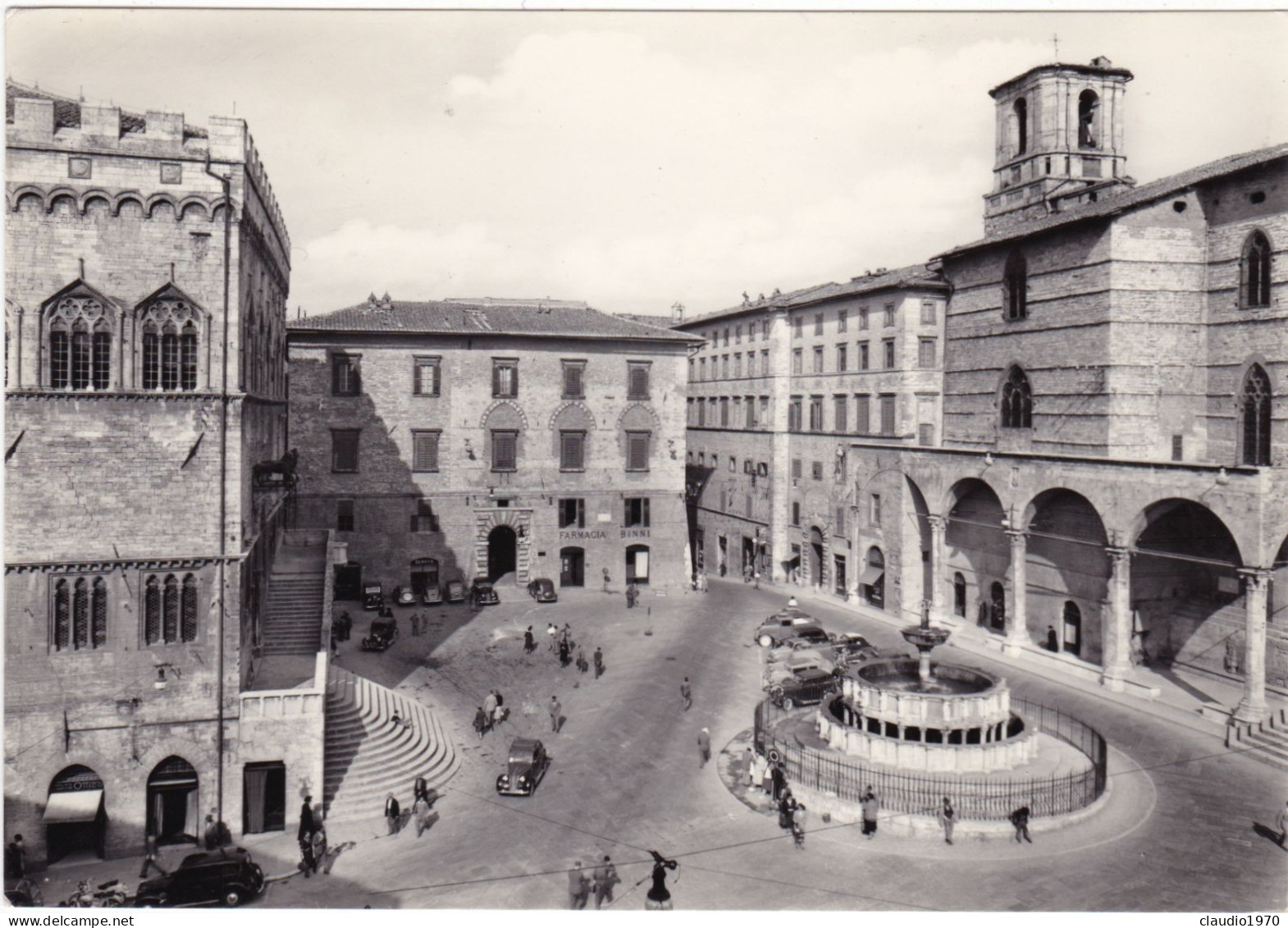 PERUGIA - CARTOLINA  - PIAZZA 4 NOVEMBRE CON LA FONTANA MAGGIORE -  VIAGGIATA PER TRENTO - 1956 - Perugia