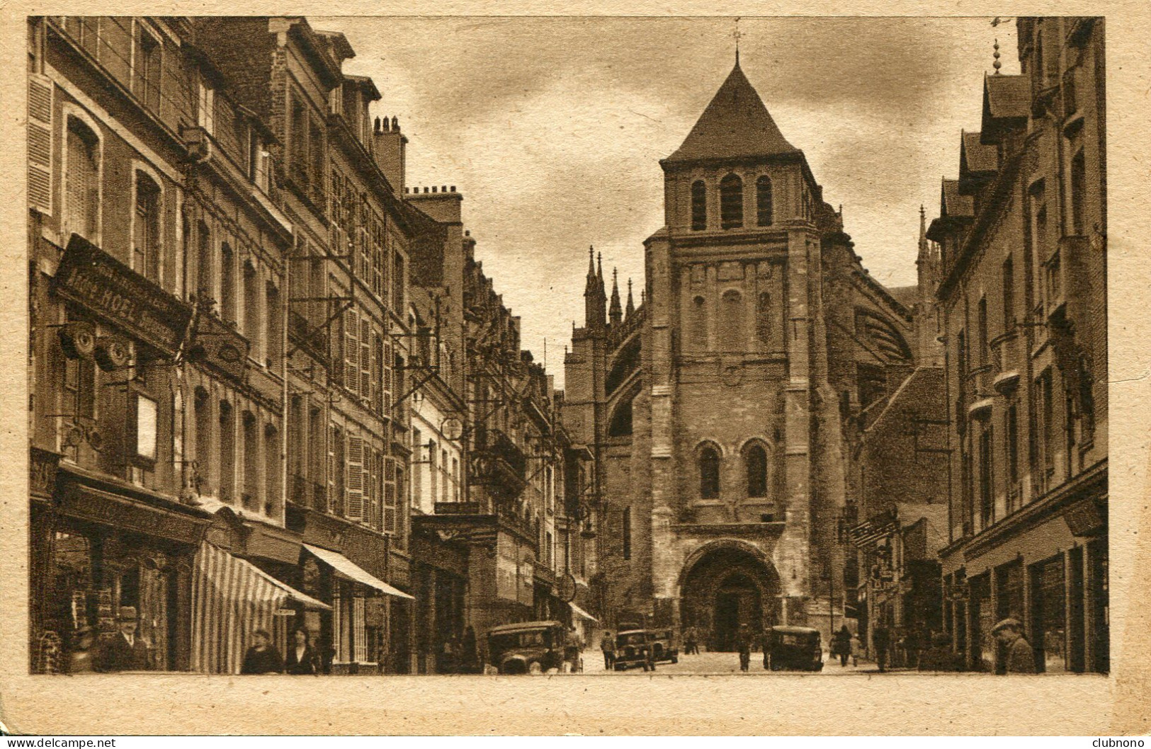 CPA - SAINT-QUENTIN - RUE SAINT-ANDRE ET LA BASILIQUE - Saint Quentin