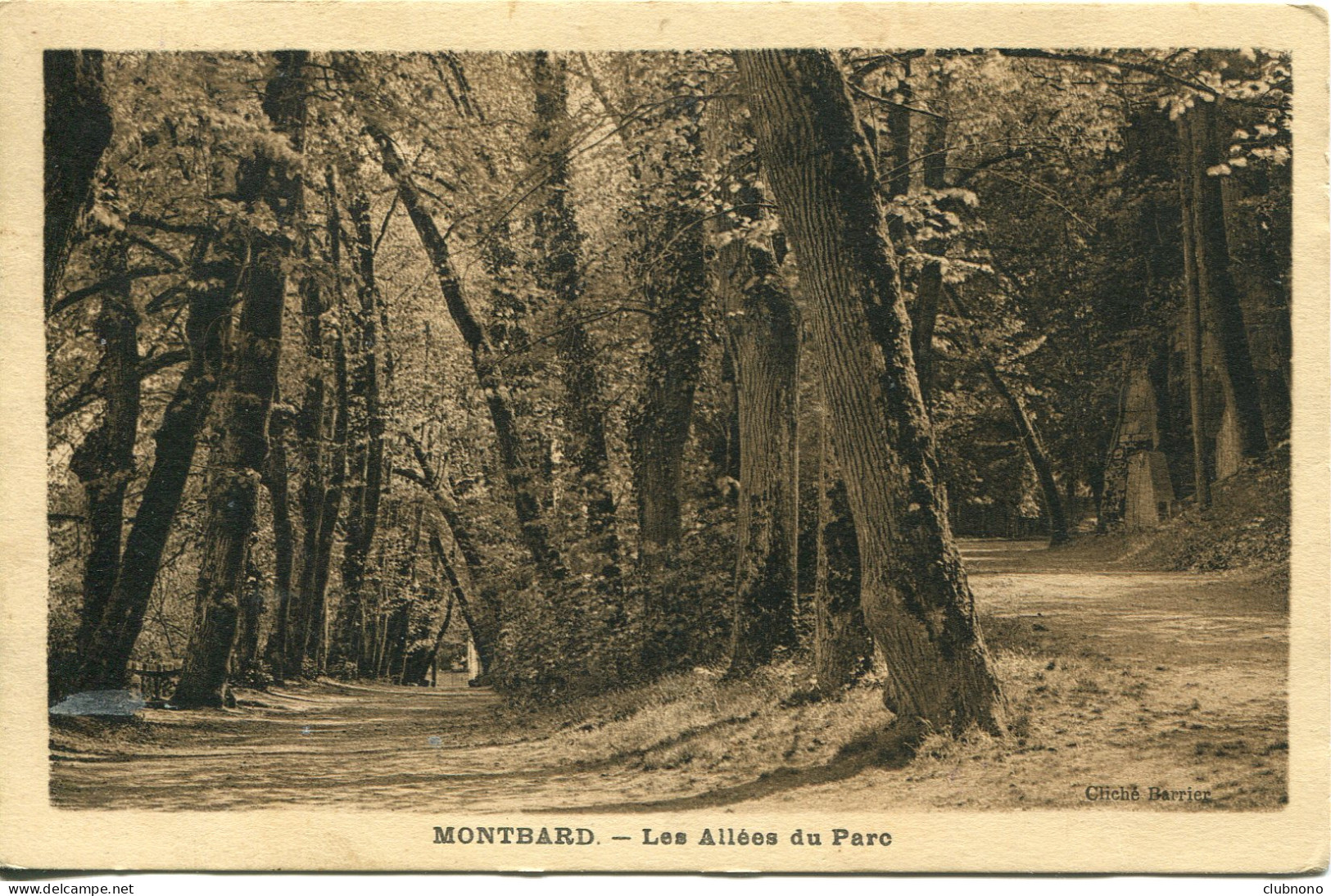 CPA -  MONTBARD - LES ALLEES DU PARC - Montbard