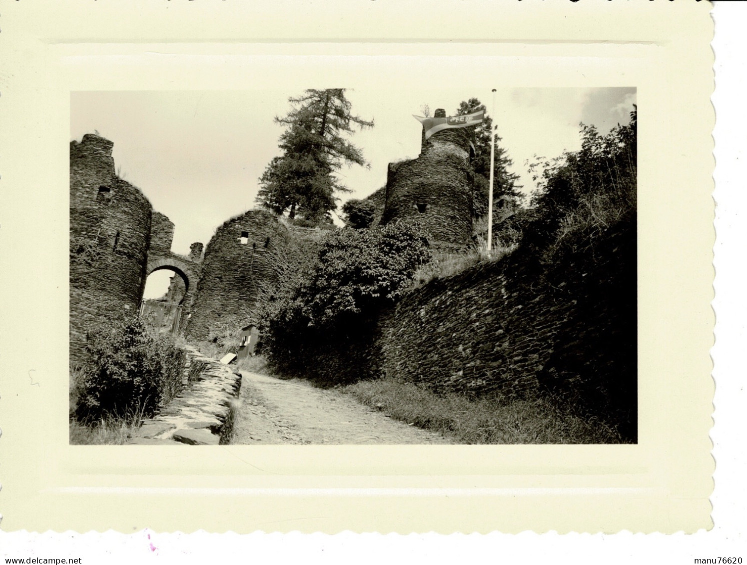 Ref 1 - Photo + Négatif : Chateau De Laroche  - Belgique . - Europe