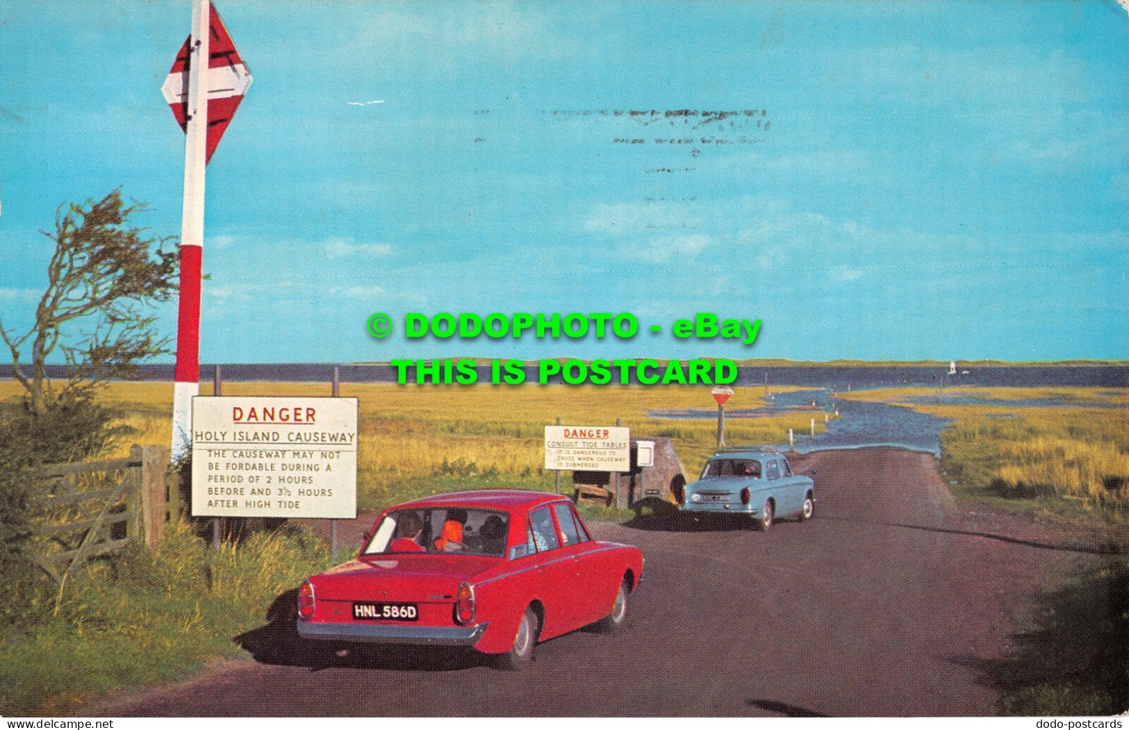 R519534 The Causeway To Holy Island. Lilywhite. A Hunting Photographic Company. - Mondo