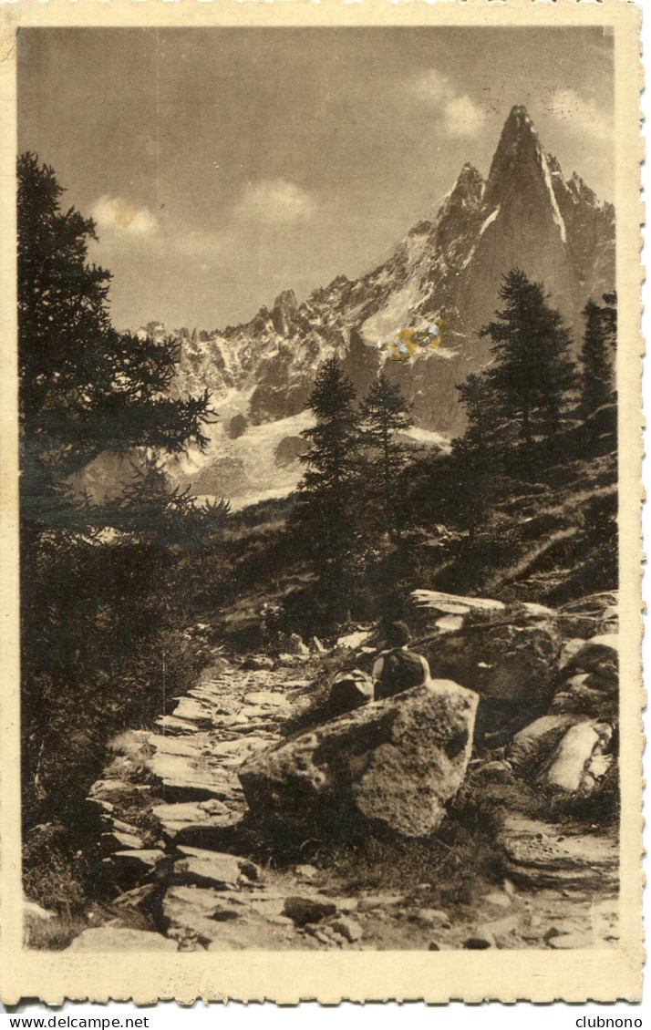 CPA - CHAMONIX - CHEMIN DE MONTENVERS - AIGUILLE DU DRU (ANIMEE) - Chamonix-Mont-Blanc