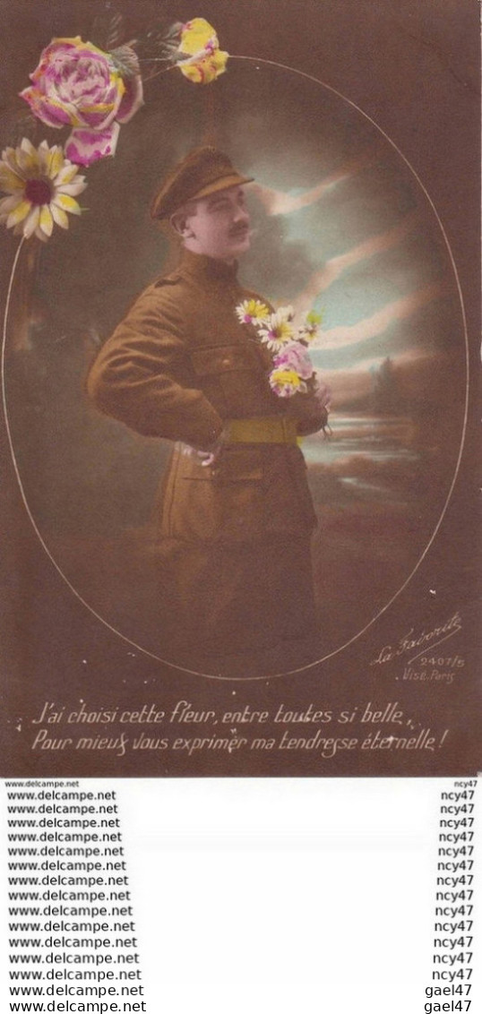 CPA  Fantaisie. Militaire Avec Un Bouquet De Fleurs Dans Les Bras ...T460 - Männer