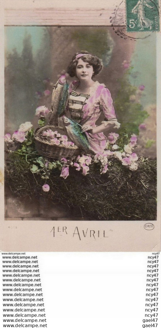 CPA 1er AVRIL.  Fantaisie,  Jolie Femme  Ruban Dans Les Cheveux, Panier De Fleurs. Poisson, Glaçée. ...T431 - 1er Avril - Poisson D'avril