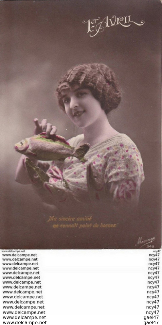 CPA 1er AVRIL.  Fantaisie,  Jolie Femme Robe à Dentelle, Poisson. ...T433 - Erster April