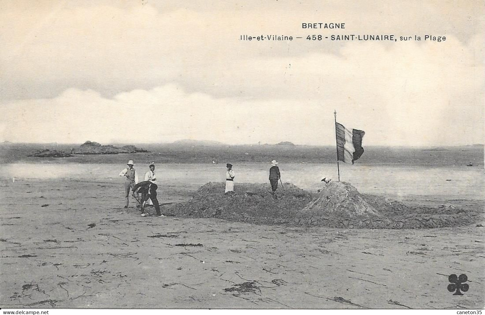 St Lunaire - Sur La Plage - Drapeau - Saint-Lunaire