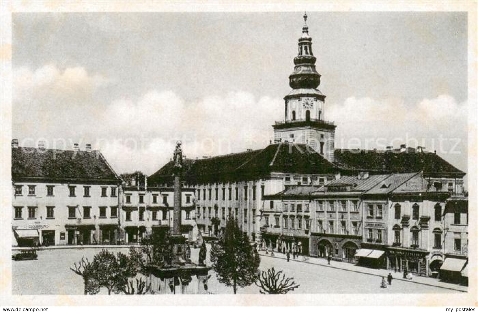 73851415 Kremsier Kromeriz Czechia Stadtzentrum Brunnen  - Tschechische Republik