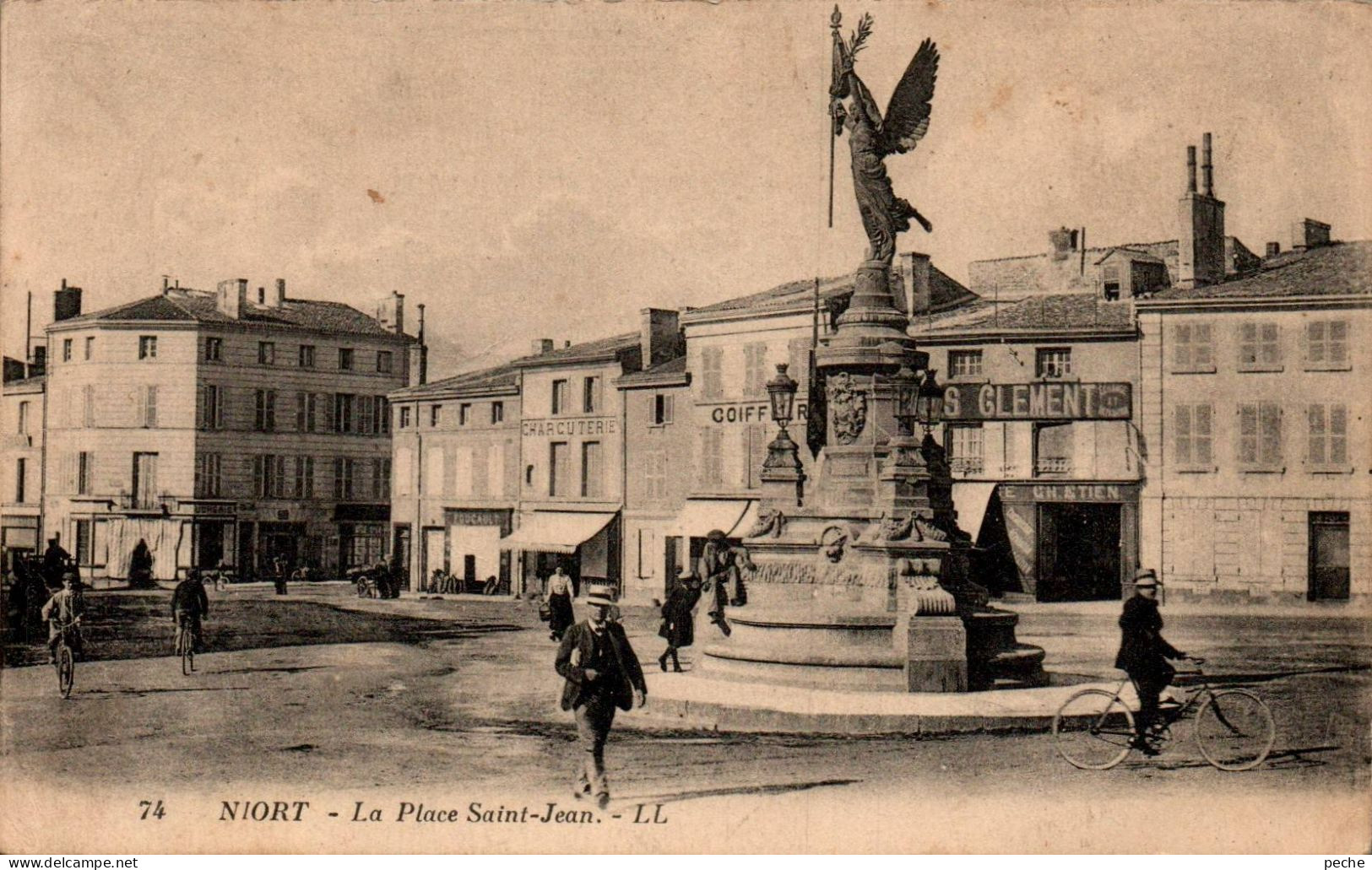 N°1130 W -cpa Niort -la Place Saint Jean- - Niort