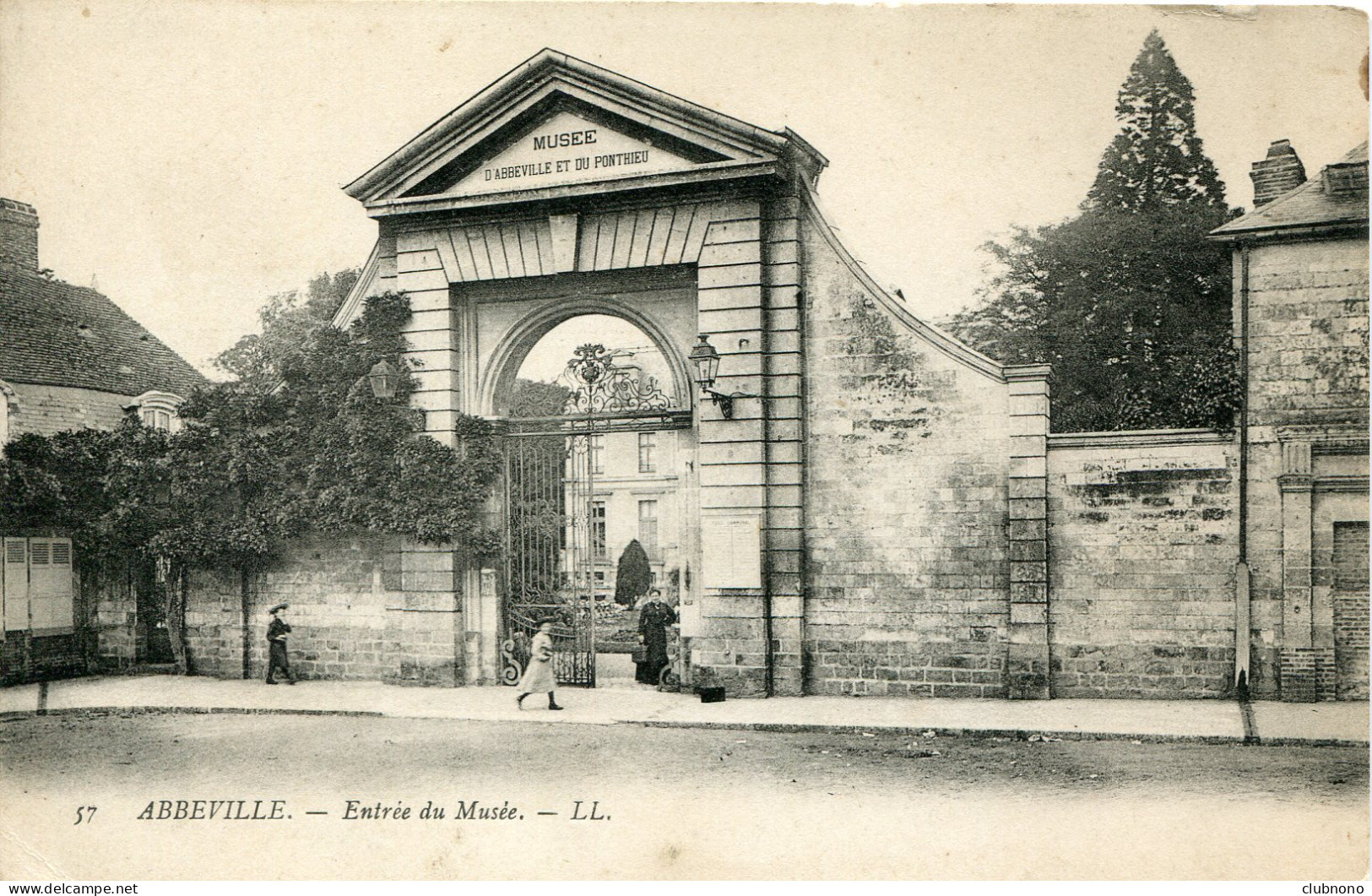 CPA - ABBEVILLE - ENTREE DU MUSEE (IMPECCABLE) - Abbeville