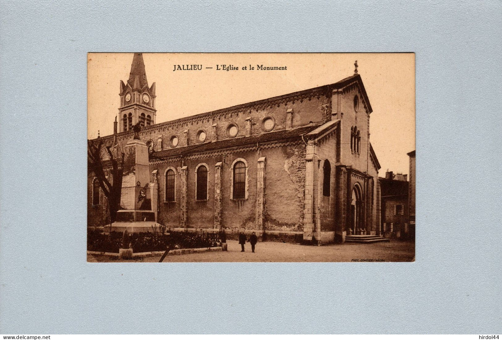 Jallieu (38) : L'église Et Le Monument - Jallieu