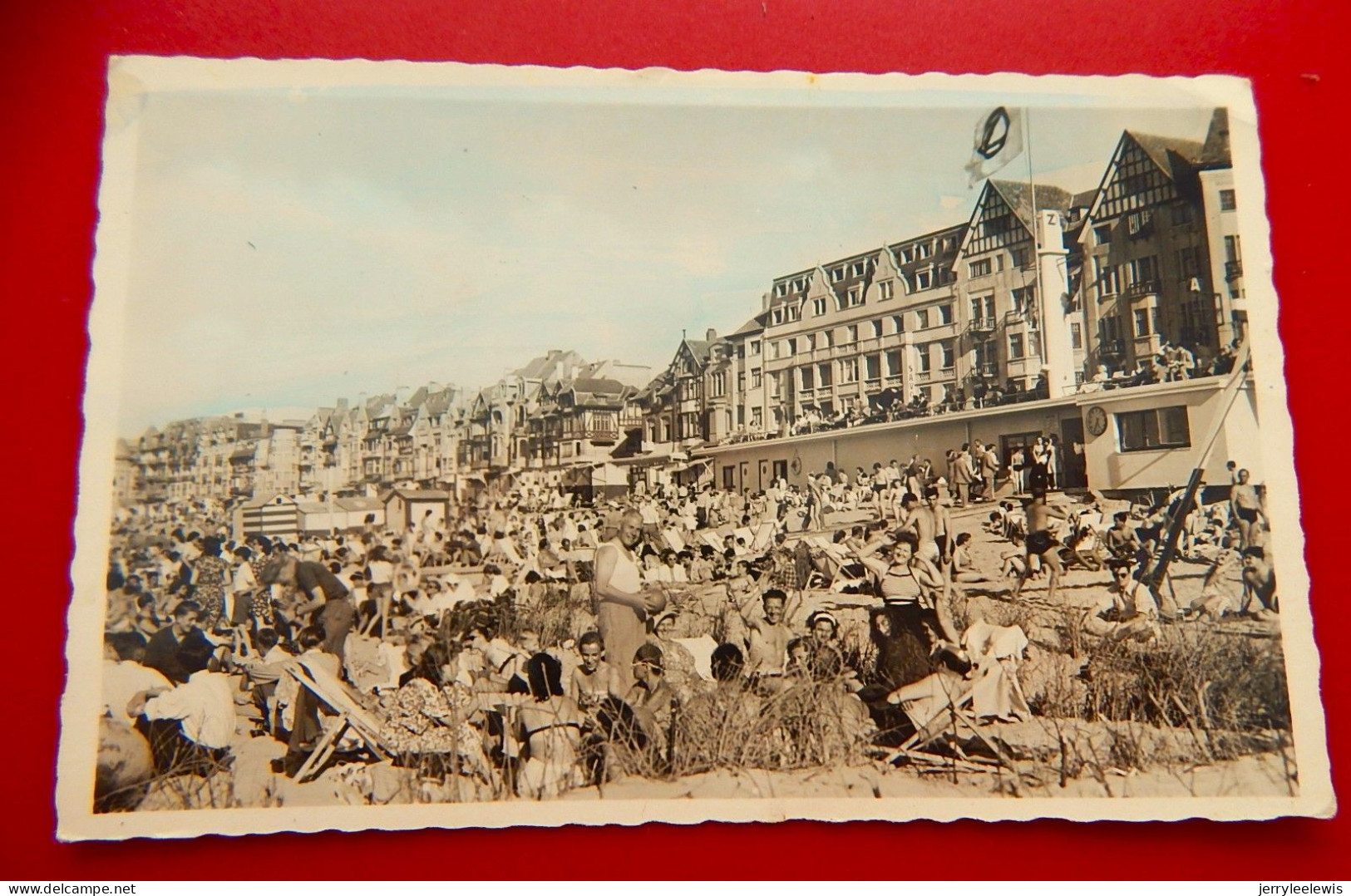 KNOKKE - LE ZOUTE -  Het Strand En De Dijk  - La Plage Et La Digue - Westende