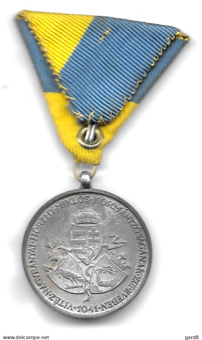 Médaille Hongroise  - époque De La Seconde Guerre Mondiale   - WWII - Otros & Sin Clasificación