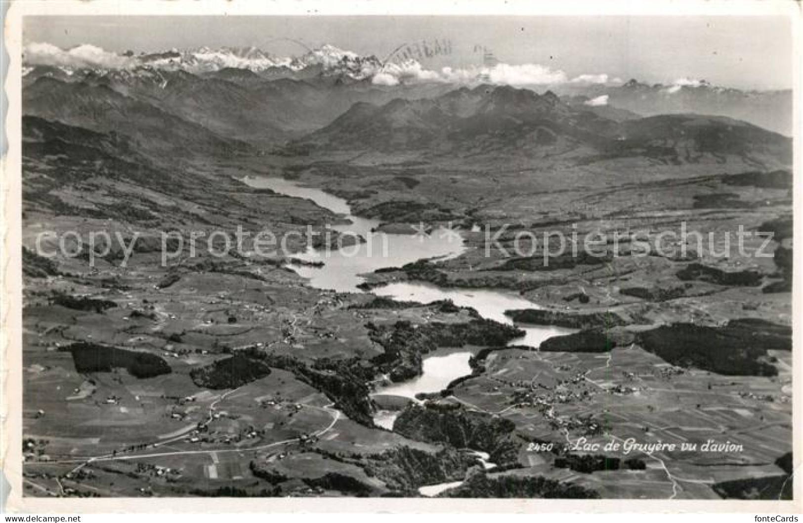 13528288 Gruyeres FR Lac De Gruyere Et Les Alpes Vue Aérienne Gruyeres FR - Autres & Non Classés