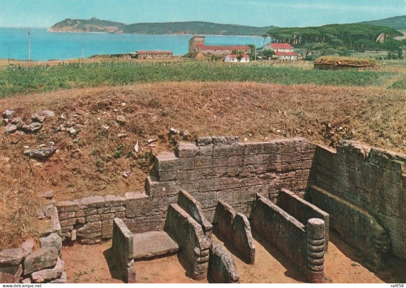 1 AK Italien / Italy * Nekropolen Der Etrusker Im Archäologischen Park Von Baratti Aus Dem 7. Jh. Vor Chr. * - Otros & Sin Clasificación