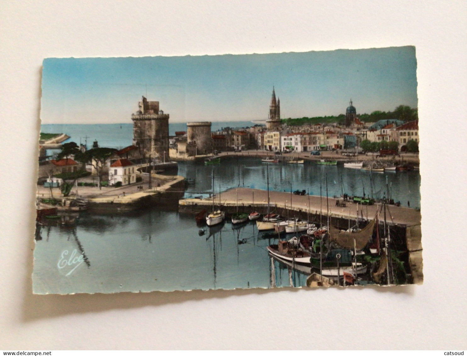 Carte Postale Ancienne (1956) La Rochelle Le Bassin - Le Port Et Les Tours - La Rochelle