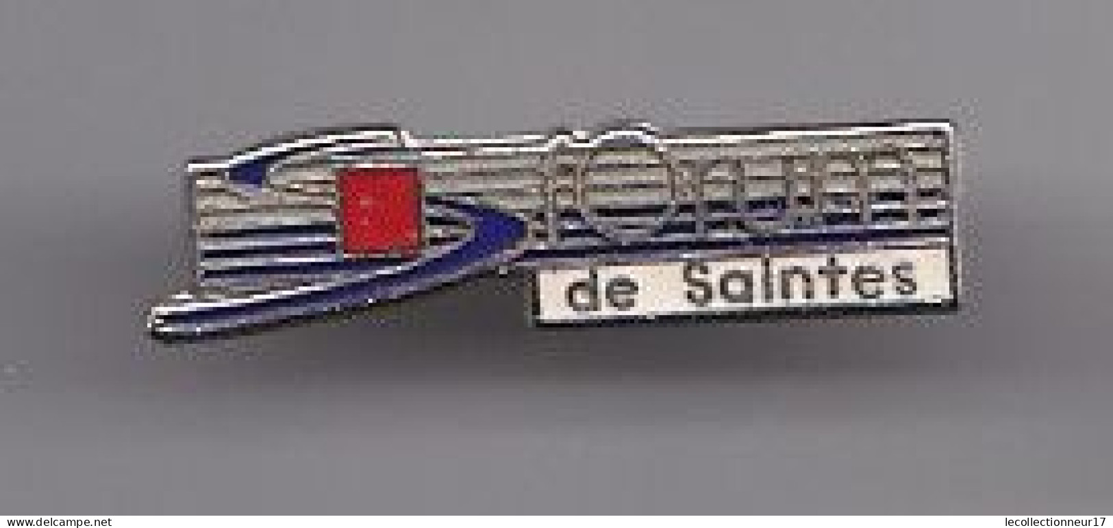 Pin's Forum De Saintes En Charente Maritime Dpt 17 Réf  2148 - Städte