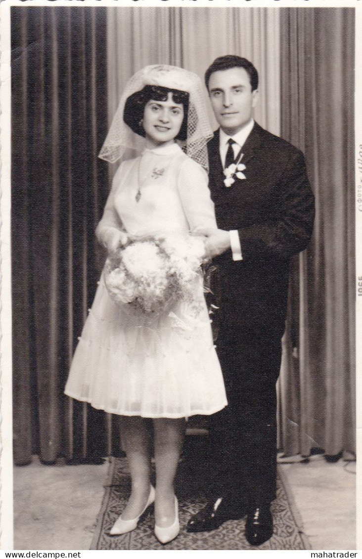 Old Real Original Photo - Wedding Groom Bride - 1965 - Ca. 14x8.8 Cm - Personas Anónimos