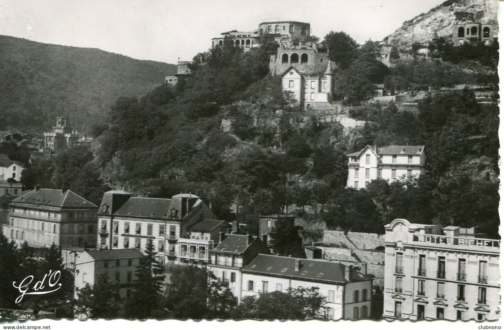 CPSM -  ROYAT - VUE PITTORESQUE - LES HOTELS DE LA VALLEE QUE DOMINE LE PARADIS - Royat