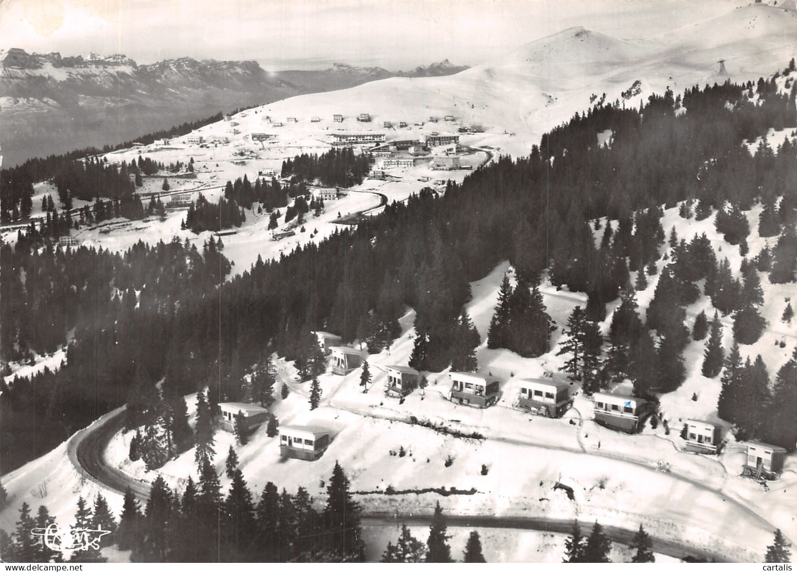 38-CHAMROUSSE L ARRIVEE PAR LA ROUTE DE PREMOL-N° 4404-D/0271 - Chamrousse