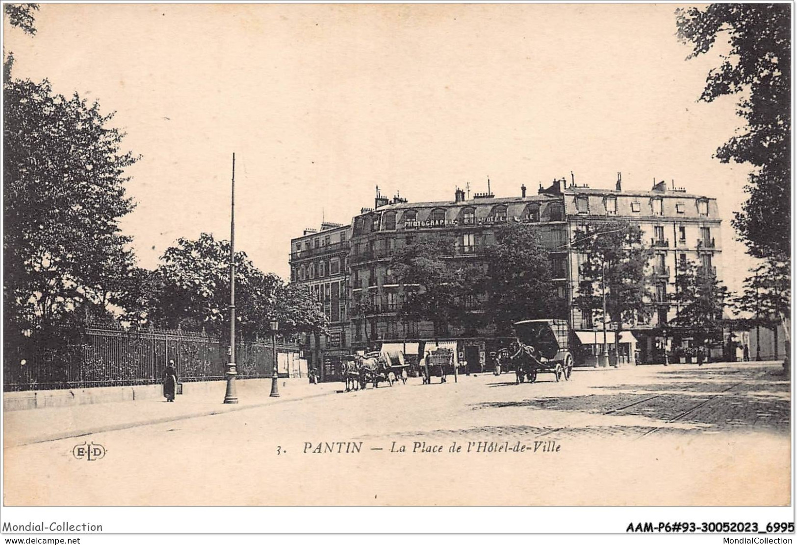 AAMP6-93-0500 - PANTIN - La Place De L'hotel-de-ville - Pantin